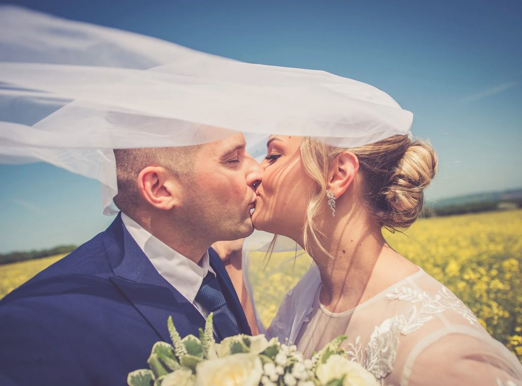 ajie-jones-wedding-photography-cotswolds-huddle (10)