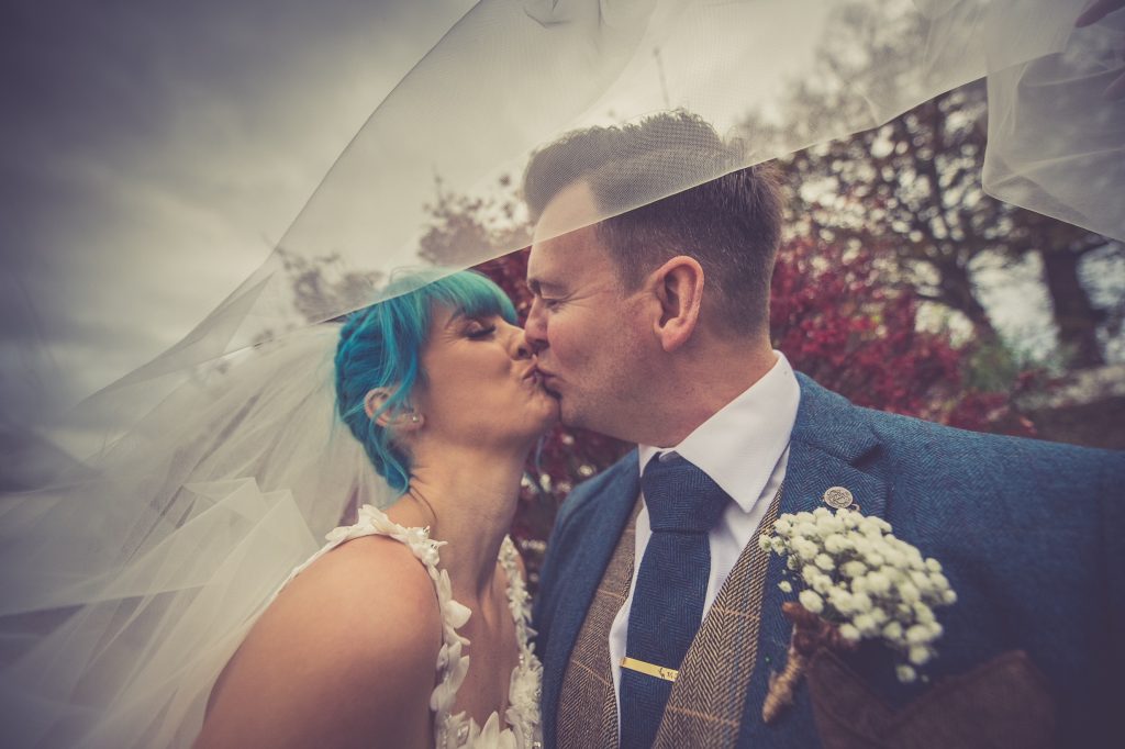ajie-jones-wedding-photography-cotswolds-huddle (2)