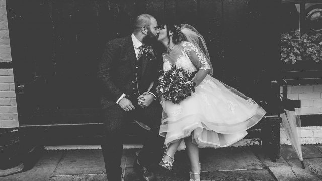 ajie-jones-wedding-photography-cotswolds-huddle (8)