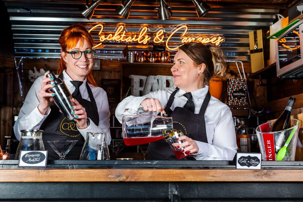 cocktails-and-canapes-party-trailer-cotswolds-huddle (2)