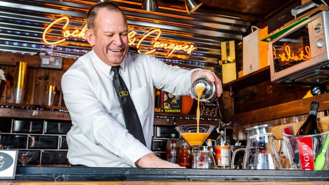 cocktails-and-canapes-party-trailer-cotswolds-huddle (4)