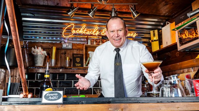 cocktails-and-canapes-party-trailer-cotswolds-huddle (5)