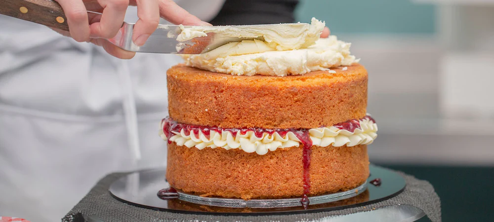 vanilla-pod-wedding-cakes-cotswolds-huddle (2)