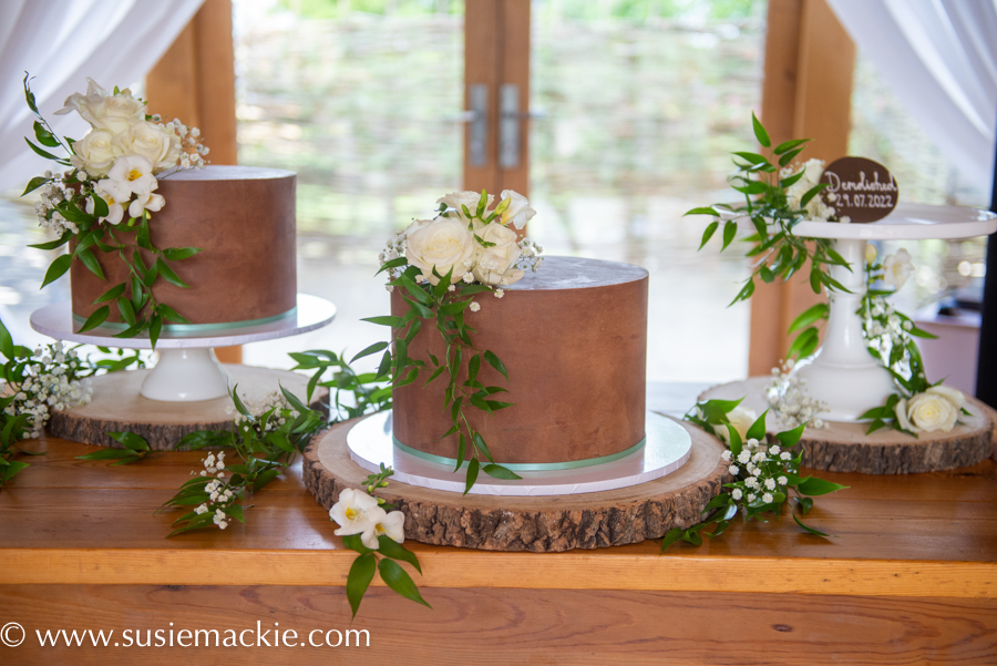 vanilla-pod-wedding-cakes-cotswolds-huddle (4)