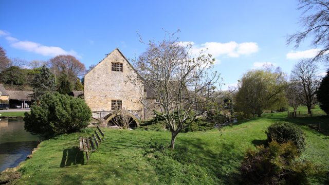 Best-Cotswold-Tours-Cotswolds-Huddle (13)