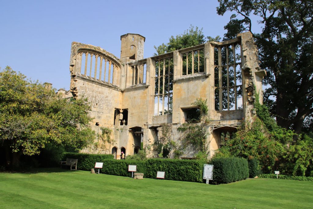 Best-Cotswold-Tours-Cotswolds-Huddle (2)