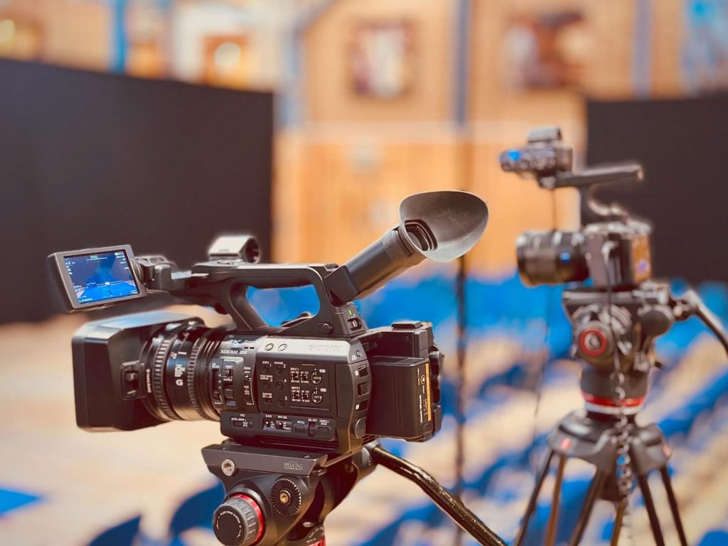 chin-badger-media-charlie-budd-cotswolds-huddle (3)