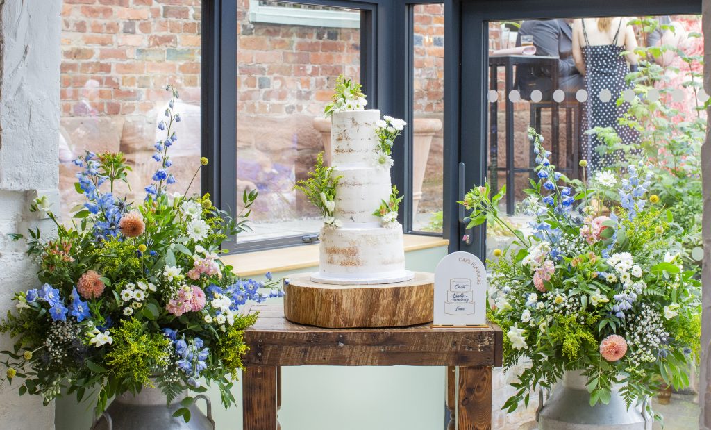 zerelda-mears-luxury-bespoke-wedding-cakes-cotswolds-huddle (2)