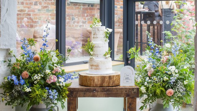 zerelda-mears-luxury-bespoke-wedding-cakes-cotswolds-huddle (2)