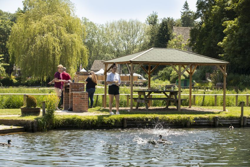 bibury-trout-farm-cirencester-cotswolds-huddle (1)