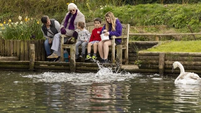 bibury-trout-farm-cirencester-cotswolds-huddle (7)