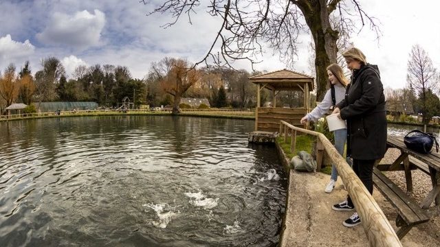 bibury-trout-farm-cirencester-cotswolds-huddle (9)
