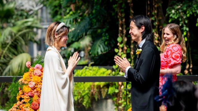 laura-crockett-celebrant-cotswolds-huddle (1)