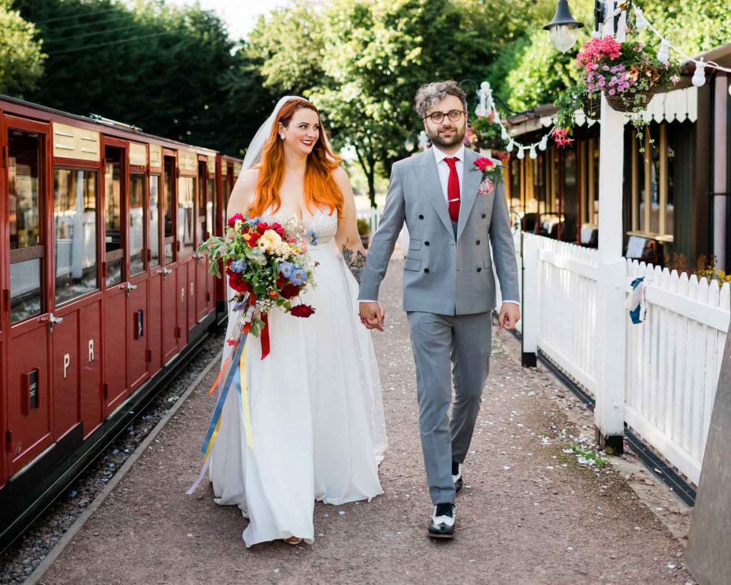 the-tall-trees-celebrant-jilly-cotswolds-huddle (2)