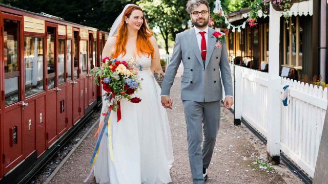 the-tall-trees-celebrant-jilly-cotswolds-huddle (2)