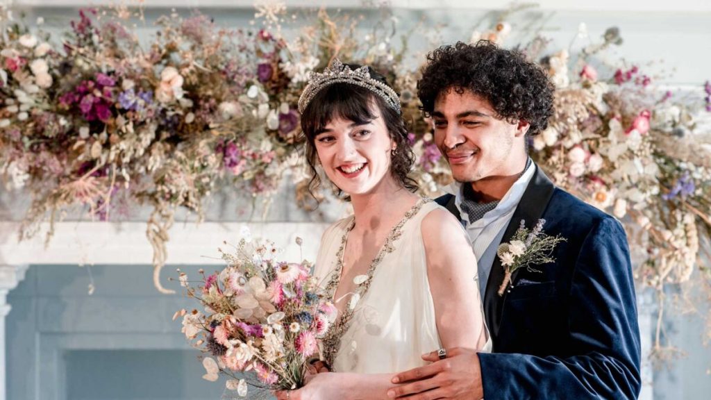 the-tall-trees-celebrant-jilly-cotswolds-huddle (5)