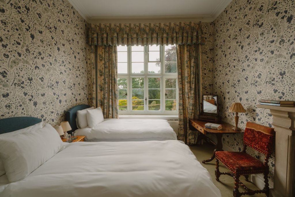 kiftsgate-court-holiday-cottage-accommodation-cotswolds-concierge (23)