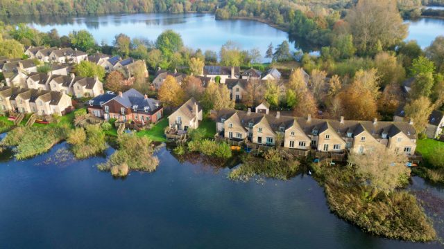 orion-holiday-cottages-cotswold-water-park-cotswolds-huddle (1)