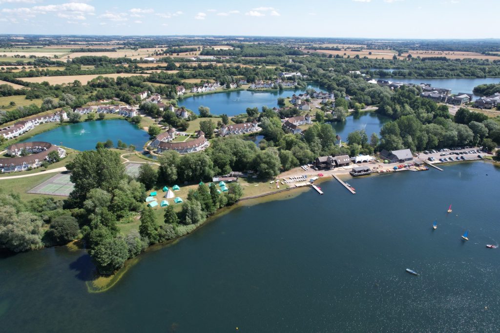 orion-holiday-cottages-cotswold-water-park-cotswolds-huddle (3)