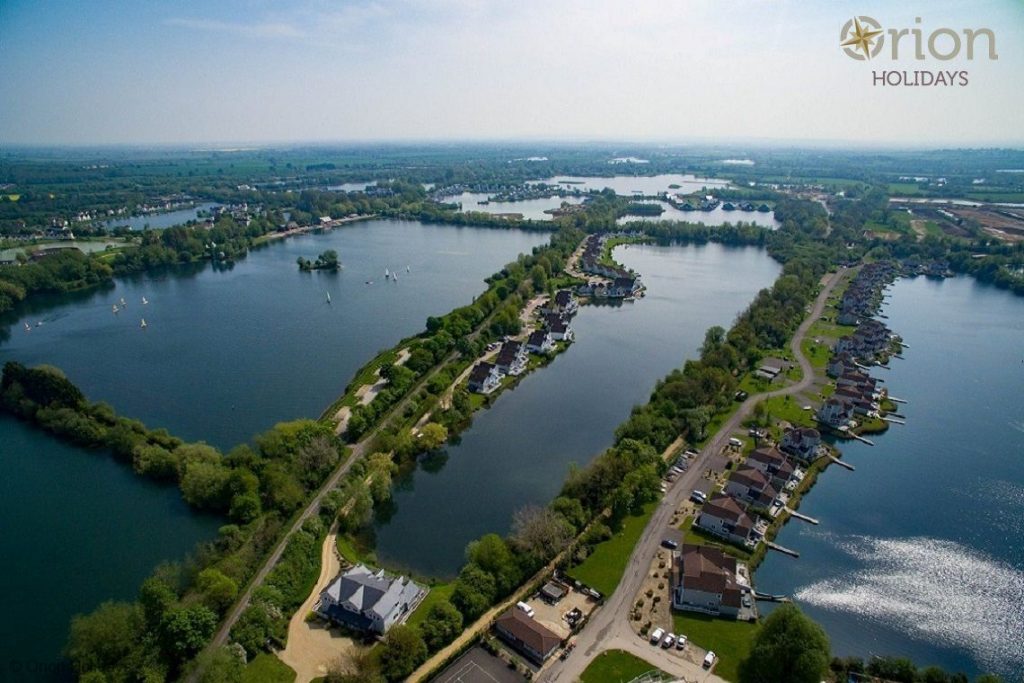 orion-holiday-cottages-cotswold-water-park-cotswolds-huddle (5)