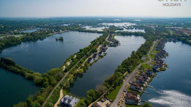 orion-holiday-cottages-cotswold-water-park-cotswolds-huddle (5)