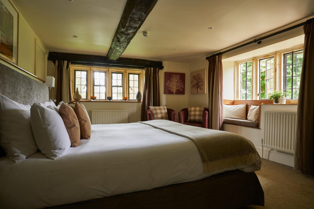 slaughters-country-inn-hotel-restaurant-cotswolds-huddle (10)