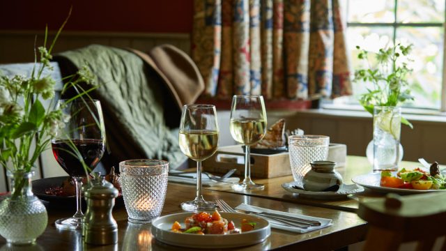 slaughters-country-inn-hotel-restaurant-cotswolds-huddle (9)