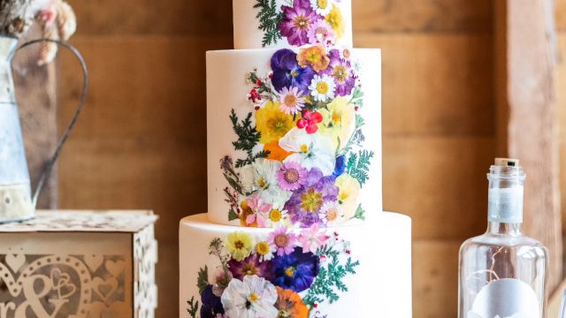 danielles-wedding-cakes-pershore-cotswolds-huddle (1)
