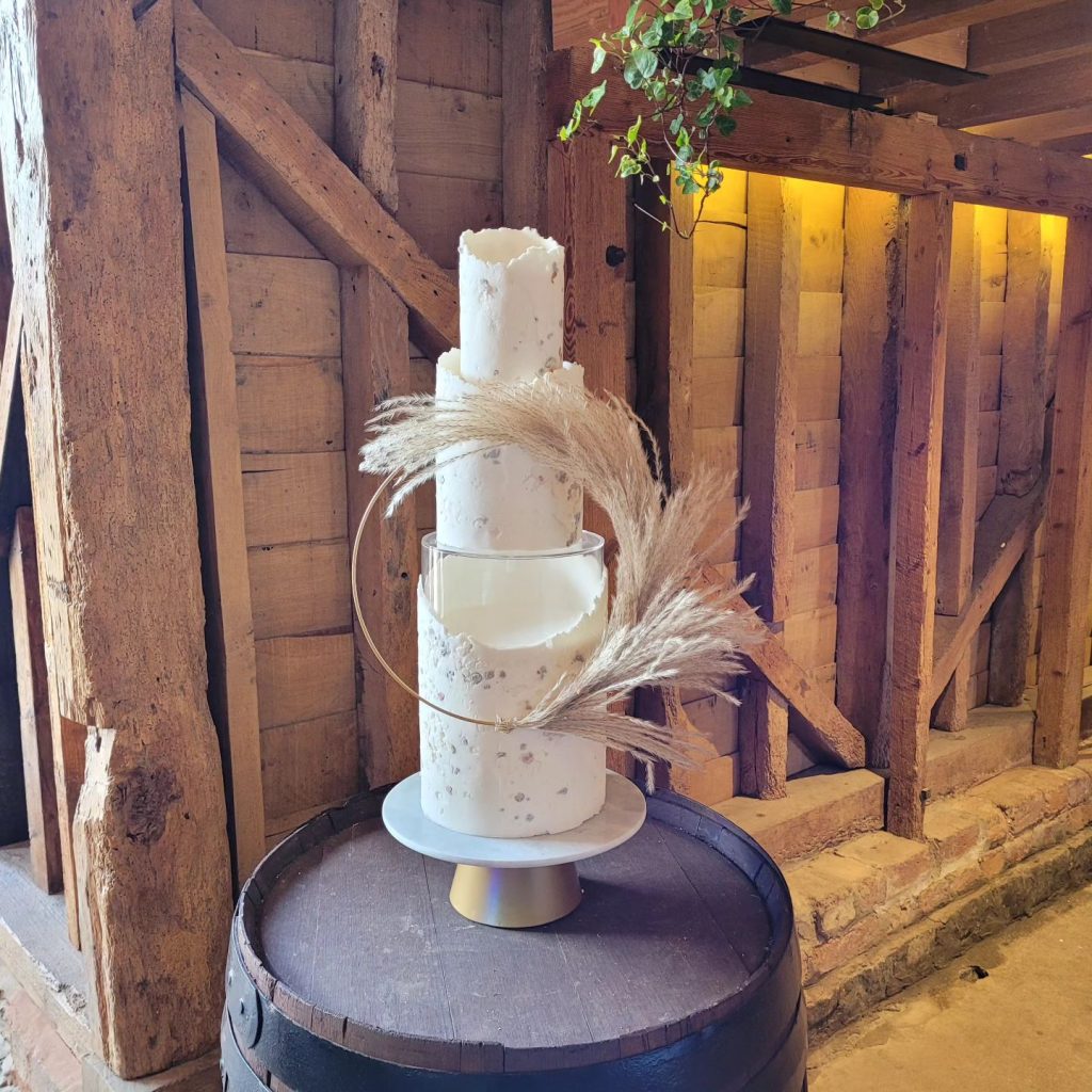 danielles-wedding-cakes-pershore-cotswolds-huddle (10)