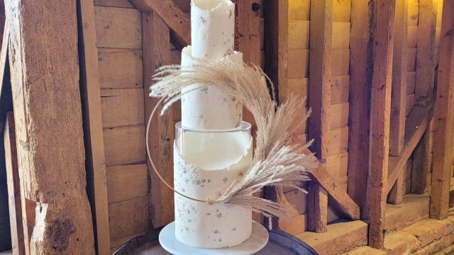 danielles-wedding-cakes-pershore-cotswolds-huddle (10)