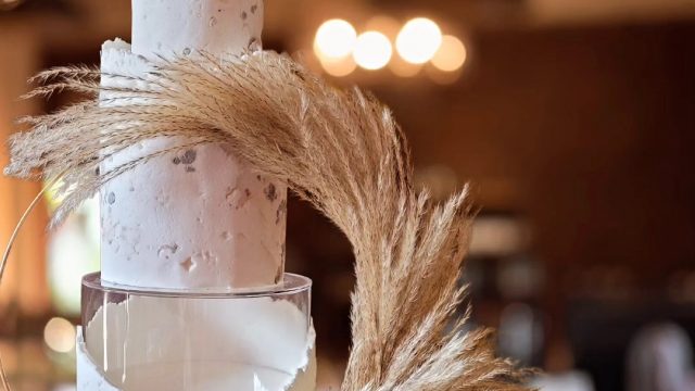 danielles-wedding-cakes-pershore-cotswolds-huddle (11)