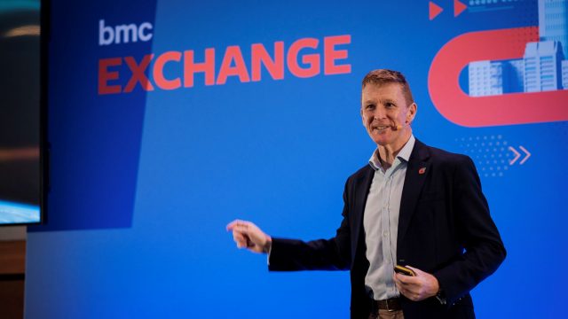 rupert-marlow-three-pin-media-cotswolds-huddle (13)