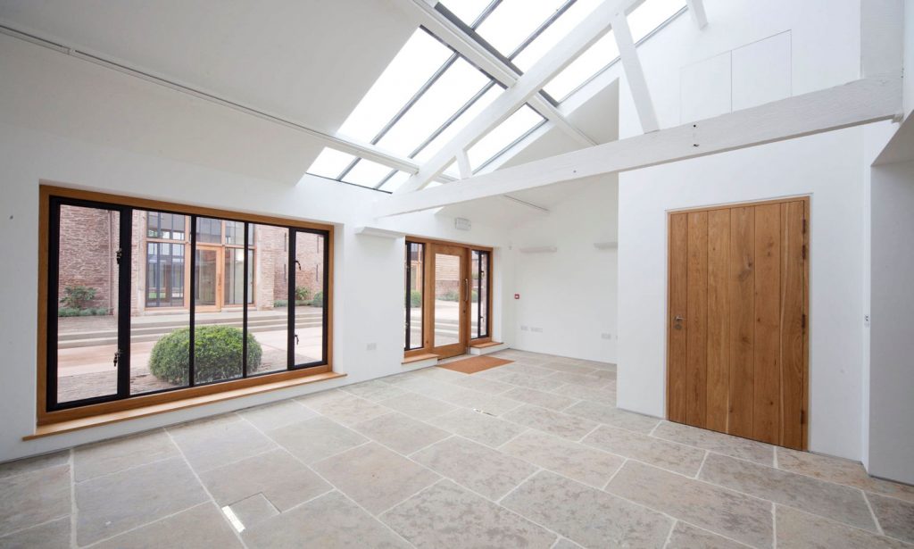 rupert-marlow-three-pin-media-cotswolds-huddle (8)