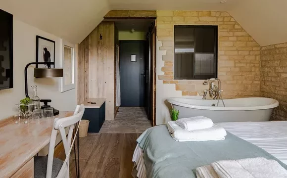 wild-thyme-and-honey-ampney-crucis-cirencester-cotswolds-huddle (1)