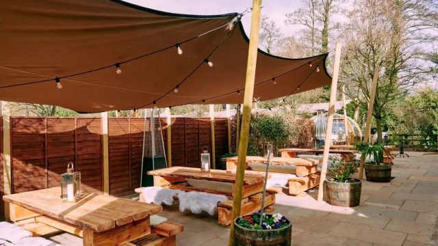 wild-thyme-and-honey-ampney-crucis-cirencester-cotswolds-huddle (4)