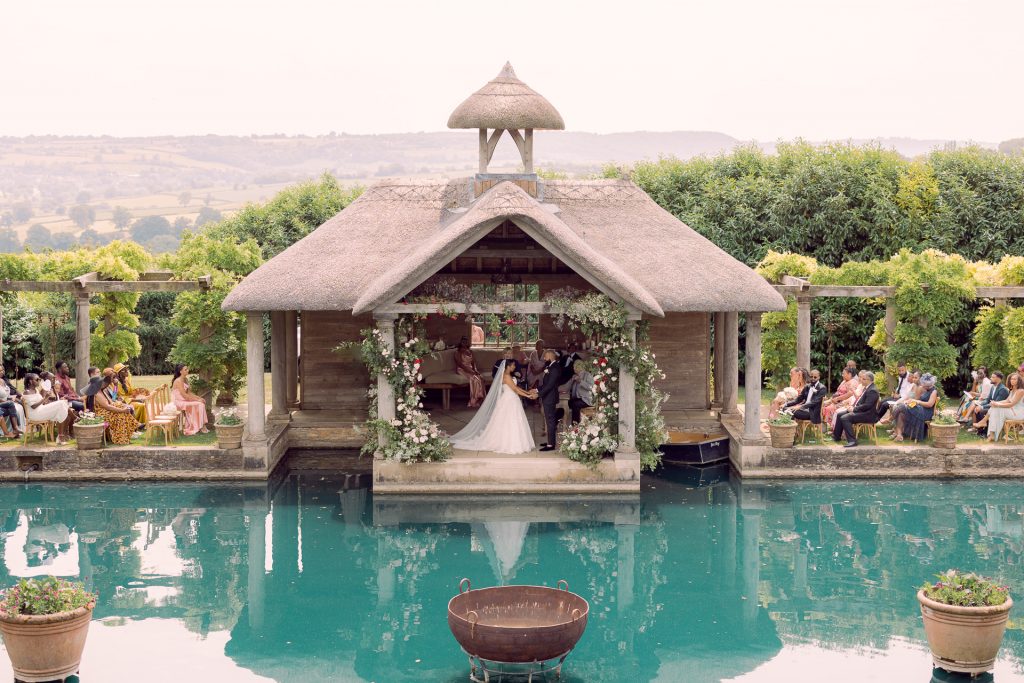 corky-and-prince-wedding-florist-cotswolds-huddle (12)