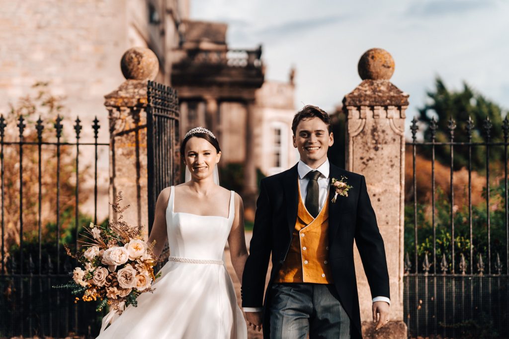 corky-and-prince-wedding-florist-cotswolds-huddle (15)