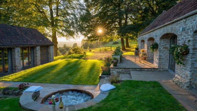 luxury-cotswold-rentals-luxurious-holiday-cottages-cotswolds-huddle (1)