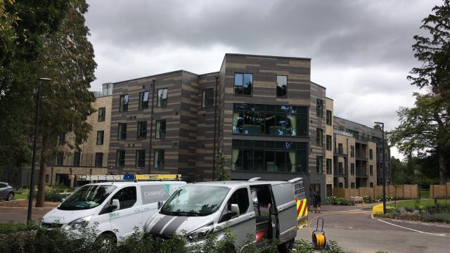 084c3d40-de30-4d23-b9c3-8077f4db05ce-1