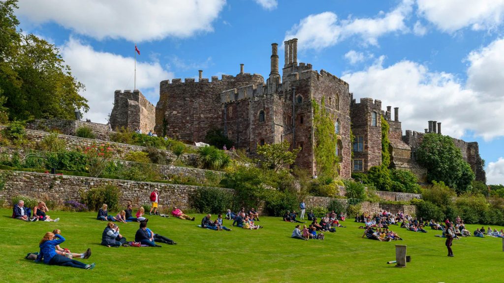 berkeley-castle-cotswolds-huddle (12)