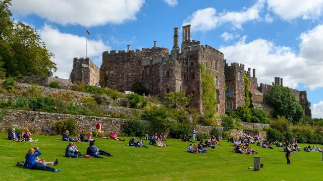 berkeley-castle-cotswolds-huddle (12)