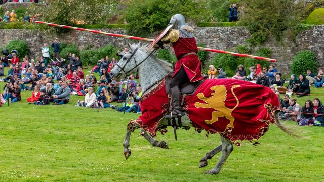 berkeley-castle-cotswolds-huddle (14)
