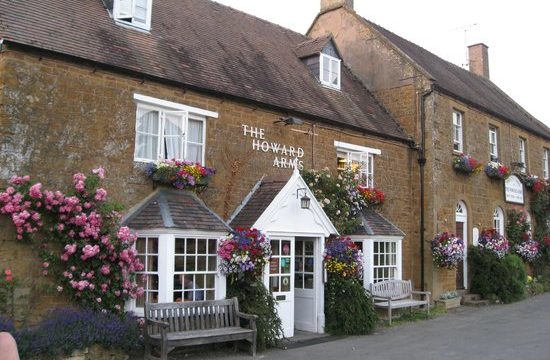 howard-arms-ilmington-warwickshire-cotswolds-huddle (4)