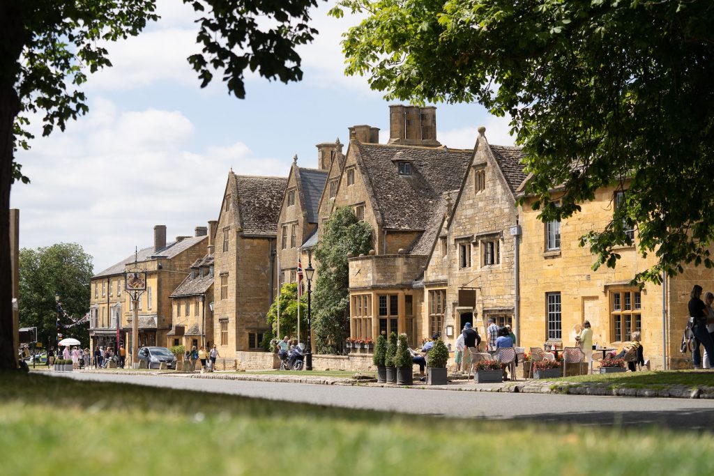 the-lygon-arms-cotswolds-huddle (3)