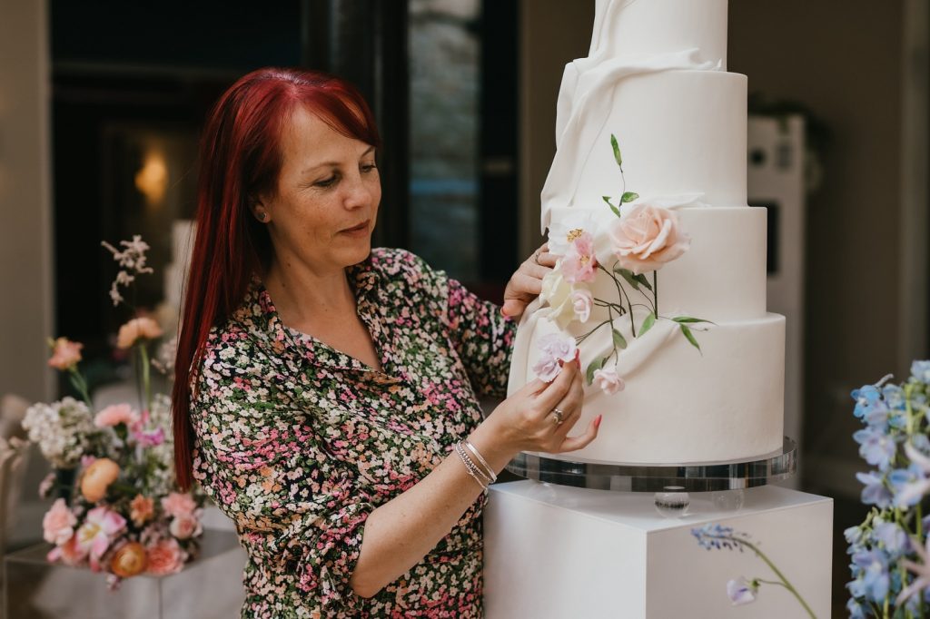 cake-daydreams-wedding-cakes-claire-davey-cheltenham-cotswolds-weddings (3)