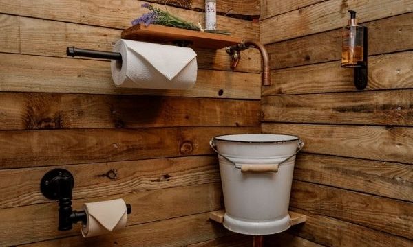 nomadic-washrooms-luxury-toilet-hire-cotswolds-huddle (1)