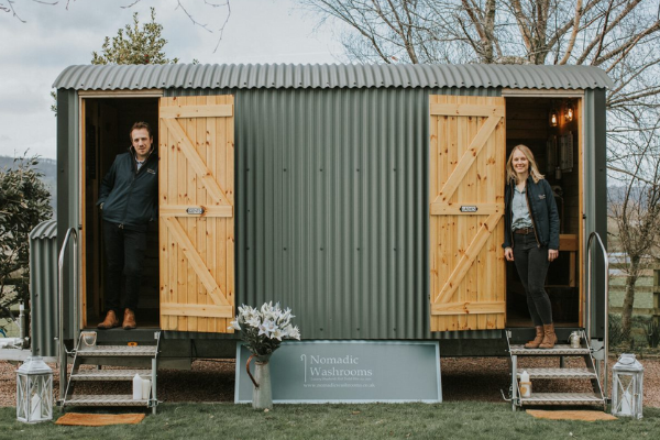 nomadic-washrooms-luxury-toilet-hire-cotswolds-huddle (1)