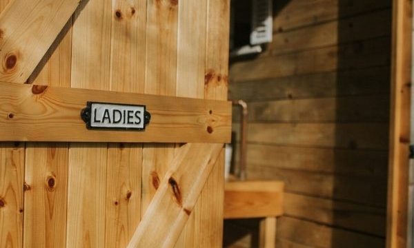 nomadic-washrooms-luxury-toilet-hire-cotswolds-huddle (2)