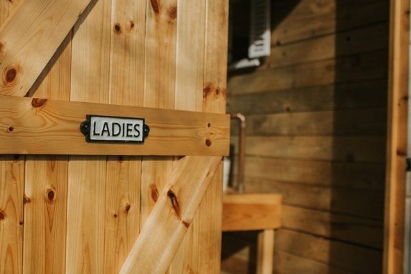 nomadic-washrooms-luxury-toilet-hire-cotswolds-huddle (2)