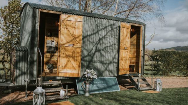 nomadic-washrooms-luxury-toilet-hire-cotswolds-huddle (3)